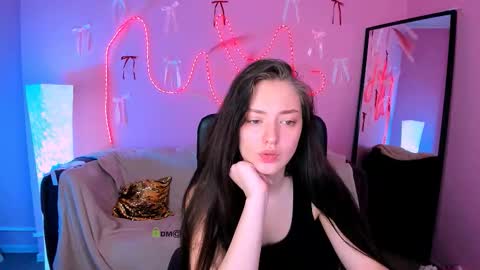 Miki online show from March 2026 06:39:01 AM