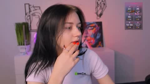 miki_ti online show from November 2025 12:16:01 PM