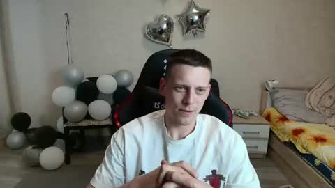 Snapshot of mikimaus0101 chatting on June 2026 03:00:02 PM Michael online show from June 2026 03:00:02 PM