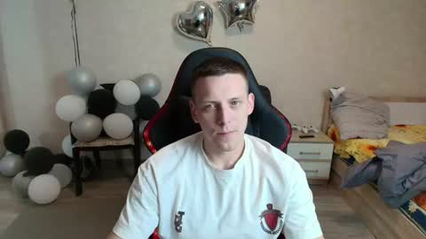 Snapshot of mikimaus0101 chatting on June 2026 08:12:02 AM Michael online show from June 2026 08:12:02 AM