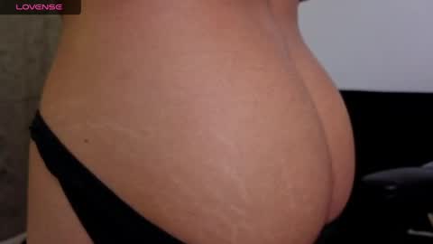 Snapshot of mikke_love chatting on May 2026 03:06:01 PM MIKKE online show from May 2026 03:06:01 PM