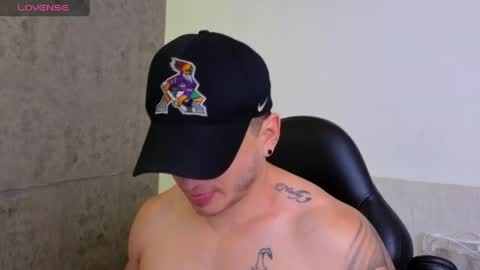 Snapshot of mikke_love chatting on May 2026 02:35:02 PM MIKKE online show from May 2026 02:35:02 PM