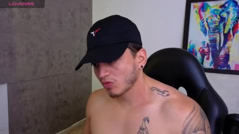 Snapshot of mikke_love chatting on May 2026 02:56:02 PM MIKKE online show from May 2026 02:56:02 PM