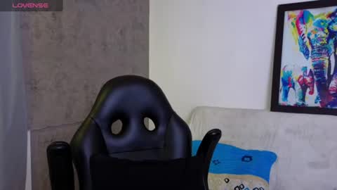 Snapshot of mikke_love chatting on June 2026 01:31:01 PM MIKKE online show from June 2026 01:31:01 PM