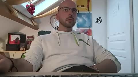 mikmik91 online show from January 2025 02:46:01 PM