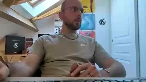 mikmik91 online show from March 2025 03:02:01 PM