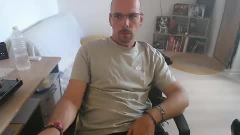 mikmik91 online show from September 2025 01:54:01 PM