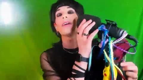 Snapshot of mikylezra chatting on September 2025 11:09:01 AM mikylezra online show from September 2025 11:09:01 AM