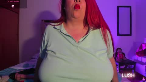 Snapshot of mila1_fox chatting on September 2025 02:02:02 AM Mila1 Fox online show from September 2025 02:02:02 AM