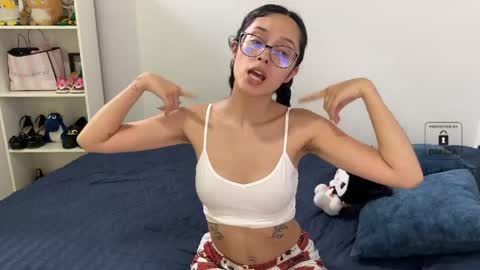 Mila and albert online show from April 2026 08:21:01 PM