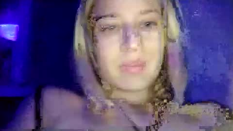 Mila 420 online show from October 2025 06:30:02 PM