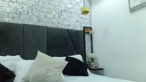 mila_adamss online show from January 2025 10:31:01 AM