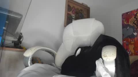 Mila Dash online show from November 2025 09:52:02 AM