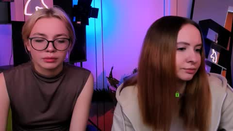 mila_glow online show from November 2025 12:09:02 PM