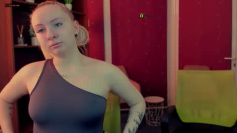 mila_glow online show from February 2026 12:32:01 PM