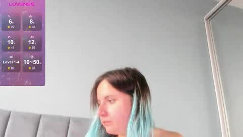 mila_good online show from September 2025 02:18:02 PM