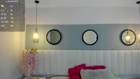 mila_hank online show from November 2025 12:28:02 PM