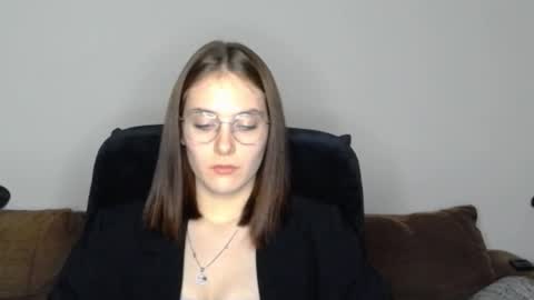 mila_keyy online show from November 2025 10:21:02 PM