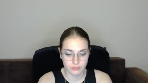 mila_keyy online show from April 2026 08:11:02 PM