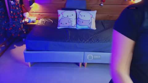 Milena  online show from December 2025 11:05:01 AM