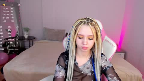 Snapshot of mila_kinor chatting on December 2024 10:32:02 AM mila_kinor online show from December 2024 10:32:02 AM