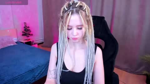 Snapshot of mila_kinor chatting on January 2025 07:21:02 AM mila_kinor online show from January 2025 07:21:02 AM