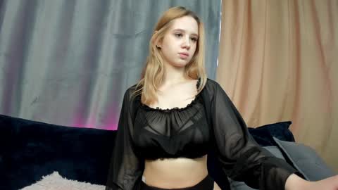 Snapshot of mila_kinor chatting on January 2025 09:11:02 AM mila_kinor online show from January 2025 09:11:02 AM