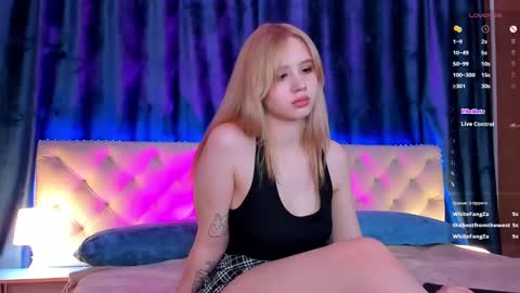 Snapshot of mila_kinor chatting on February 2025 12:06:02 PM mila_kinor online show from February 2025 12:06:02 PM
