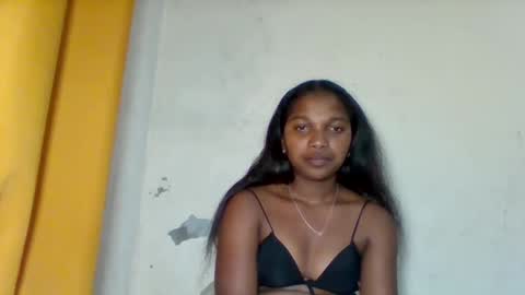 Snapshot of mila_lunah chatting on May 2026 05:07:02 PM mila_lunah online show from May 2026 05:07:02 PM
