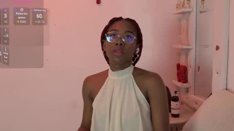 Mila  Max online show from November 2025 12:09:02 PM