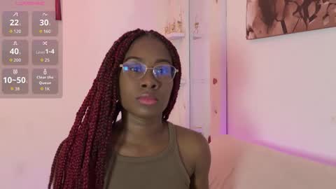 Mila  Max online show from November 2025 12:05:02 PM