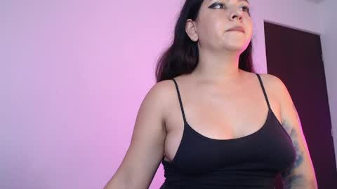 mila_phoenix online show from April 2026 08:55:01 PM