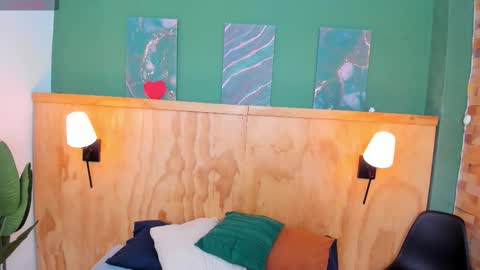 Mila and samy online show from October 2025 11:54:01 AM