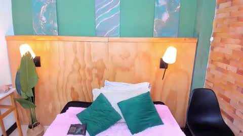 Mila and samy online show from February 2026 12:36:01 PM