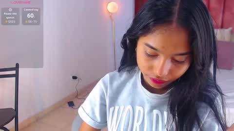 Snapshot of milaa_star chatting on September 2025 04:05:02 AM milaa_star online show from September 2025 04:05:02 AM