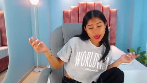 Snapshot of milaa_star chatting on November 2025 03:51:02 AM milaa_star online show from November 2025 03:51:02 AM