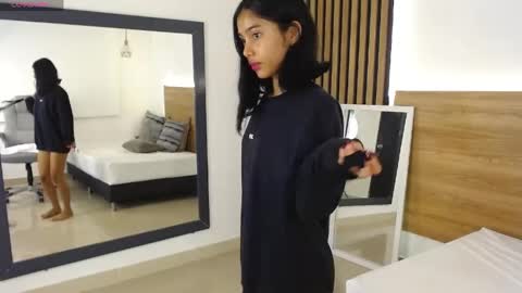 milaa_star online show from April 2026 04:05:02 AM