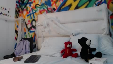 mila online show from October 2025 10:16:01 AM