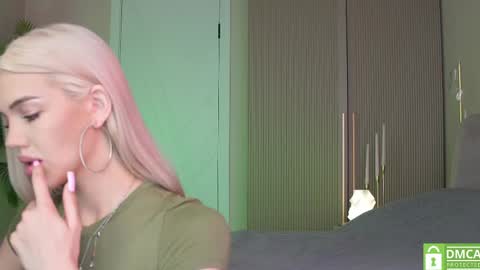 Mila and u can call me sweet bunny online show from May 2026 10:13:01 AM