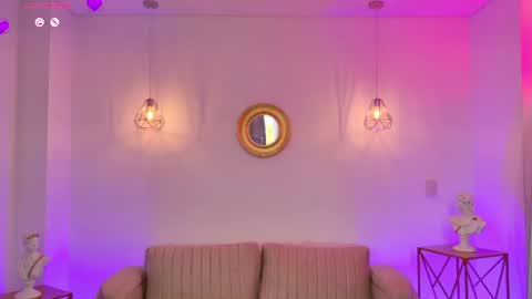 MilaCravee online show from July 2026 02:54:01 PM