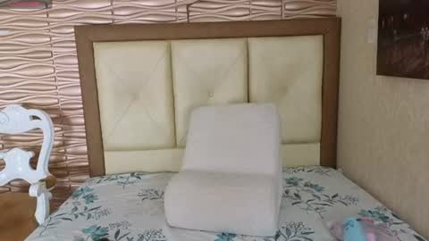 miladiosa online show from July 2026 12:08:01 PM