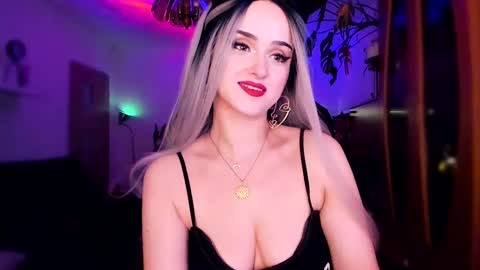 MiladyJolie online show from December 2024 12:16:02 PM