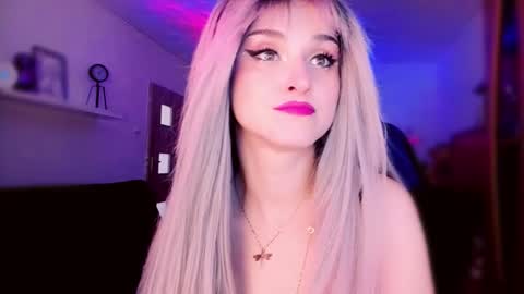 MiladyJolie online show from April 2026 12:31:01 PM