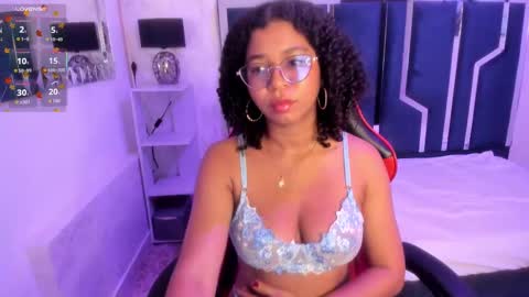 Snapshot of milahall__ chatting on October 2025 04:00:01 AM Milenna online show from October 2025 04:00:01 AM