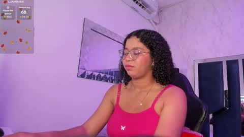 Snapshot of milahall__ chatting on October 2025 04:23:02 AM Milenna online show from October 2025 04:23:02 AM