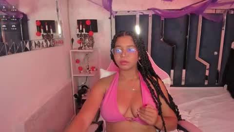 Snapshot of milahall__ chatting on October 2025 04:20:02 AM Milenna online show from October 2025 04:20:02 AM