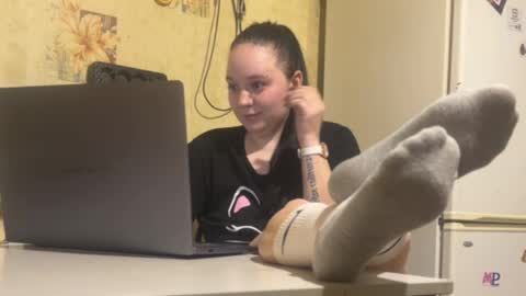 milamisss online show from April 2026 07:18:01 PM