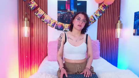 Mila online show from October 2025 01:44:01 PM