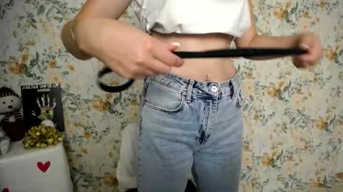 Milana online show from September 2025 05:52:02 AM