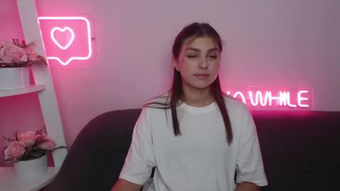 milanaangelas online show from December 2024 06:14:01 AM